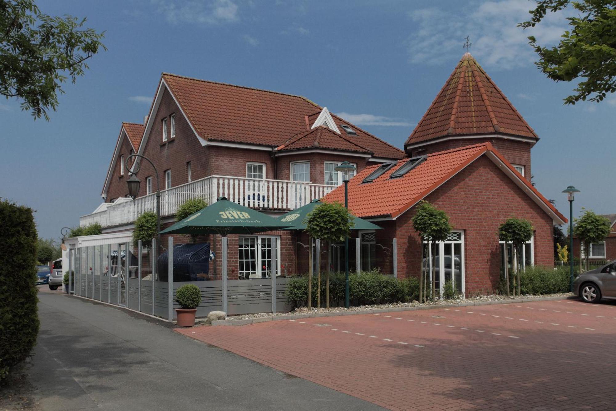 Landhotel Bauernstuben Neuharlingersiel Extérieur photo